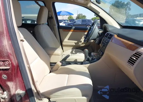 2008 Suzuki Xl7 Premium z USA, uszkodzony, nr VIN 2S3DB217686108050